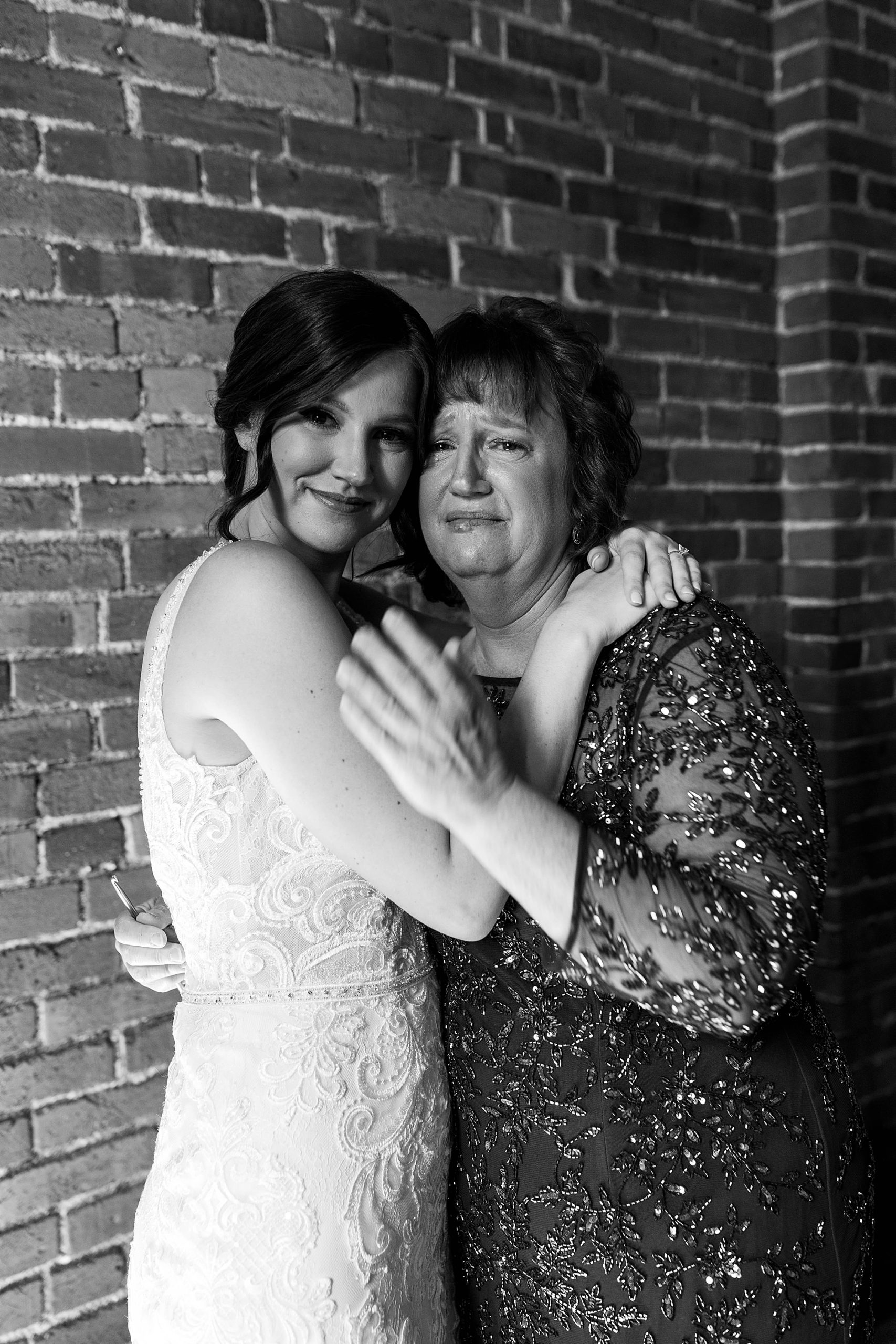 mother daughter, mother of the bride portraits