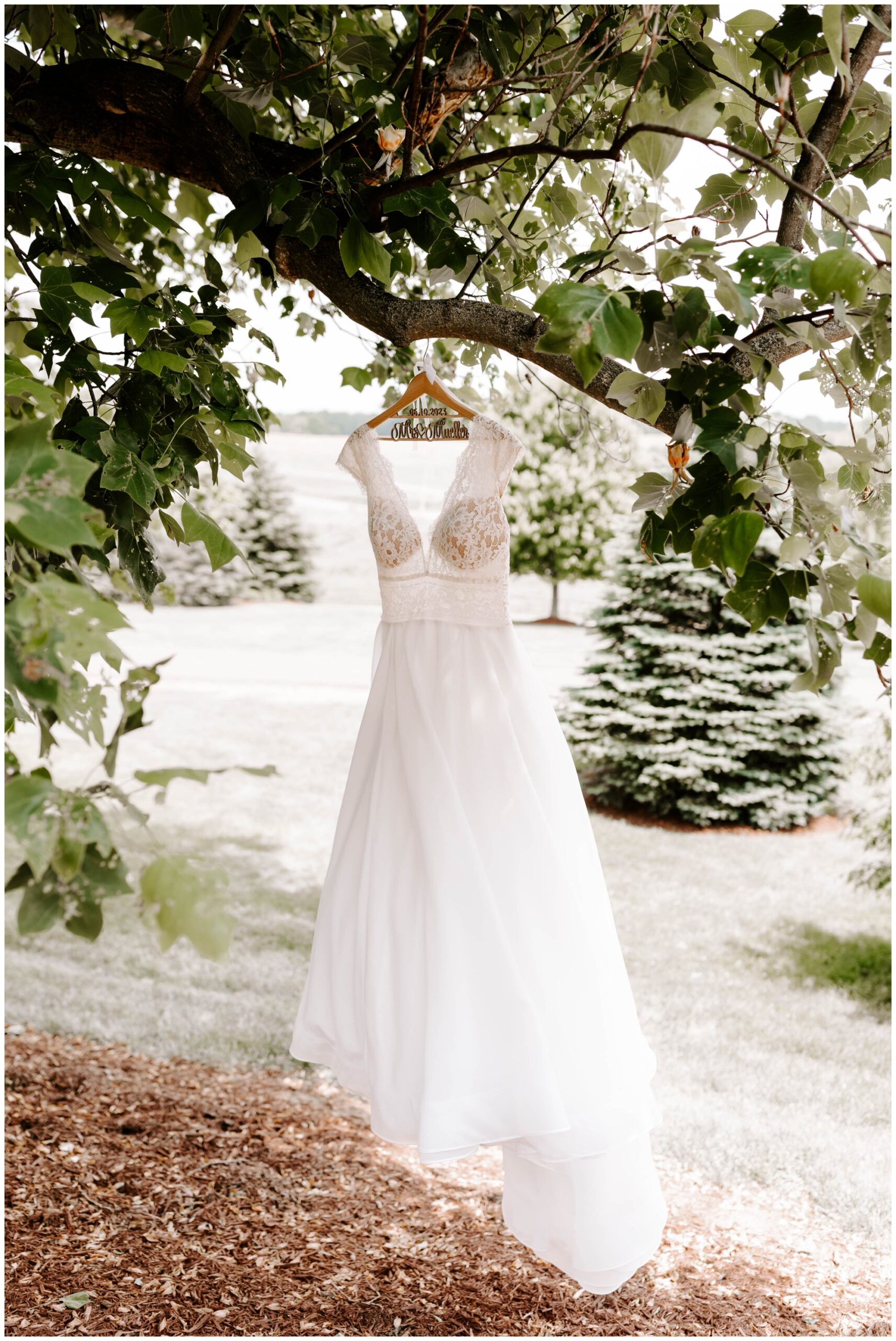 lace wedding dress