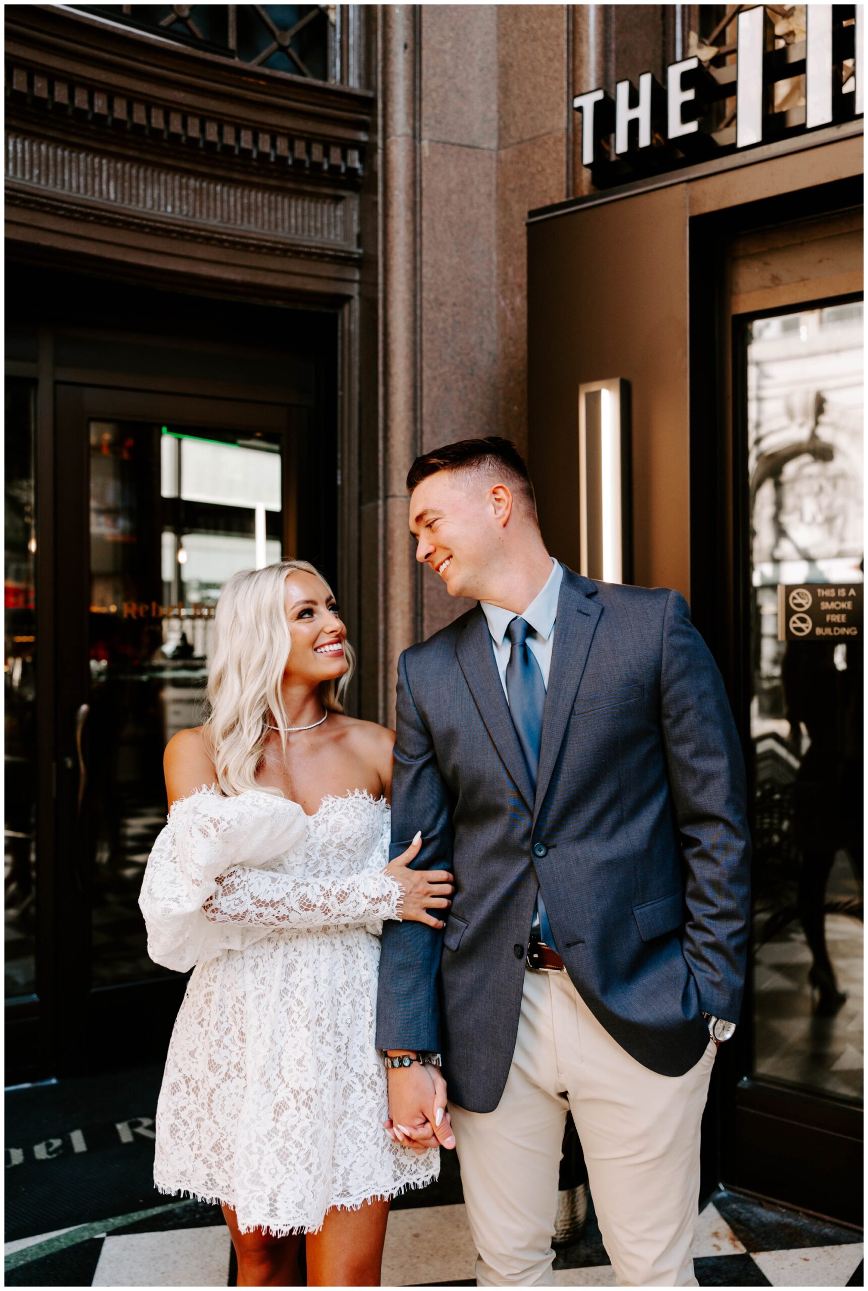 date night ideas pittsburgh pa; downtown Pittsburgh engagement photos