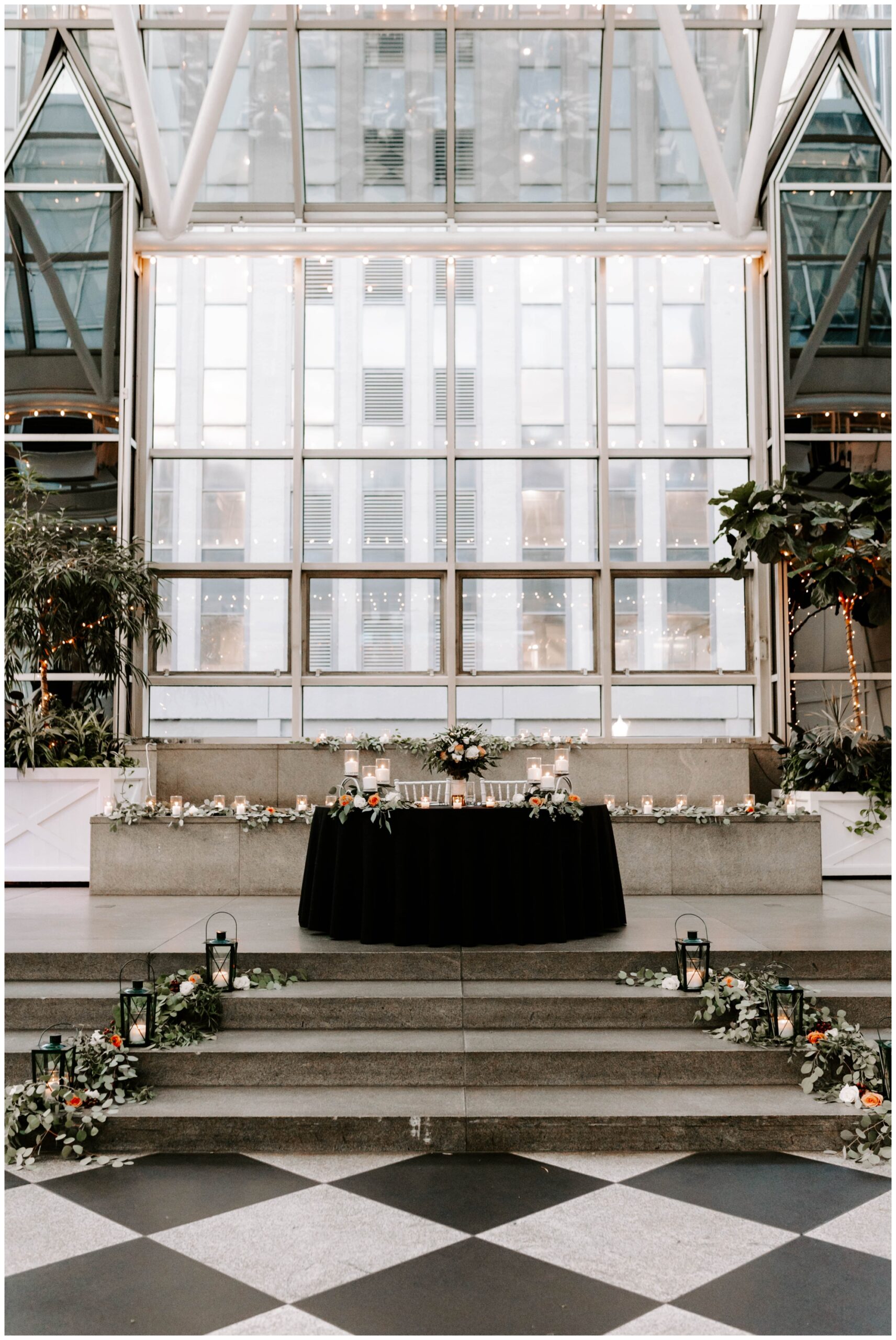 minimalist wedding decor