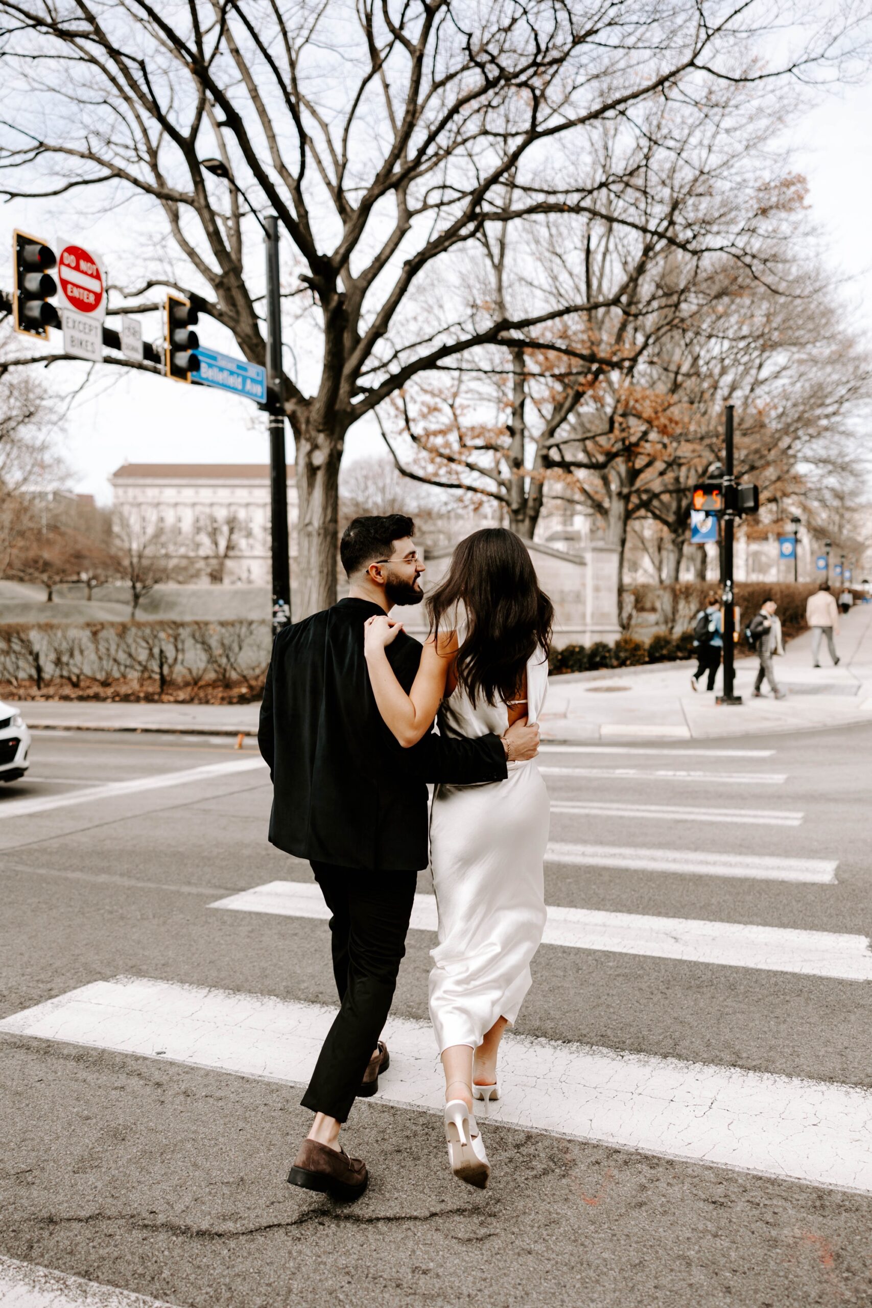 elegant outfit ideas for engagement photos