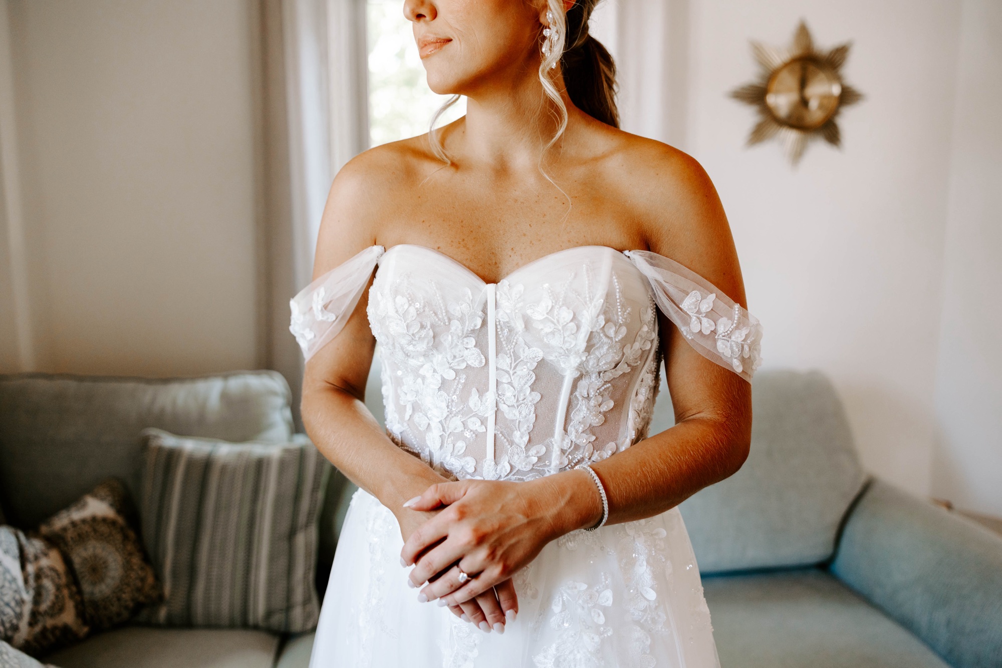 bride getting ready photos