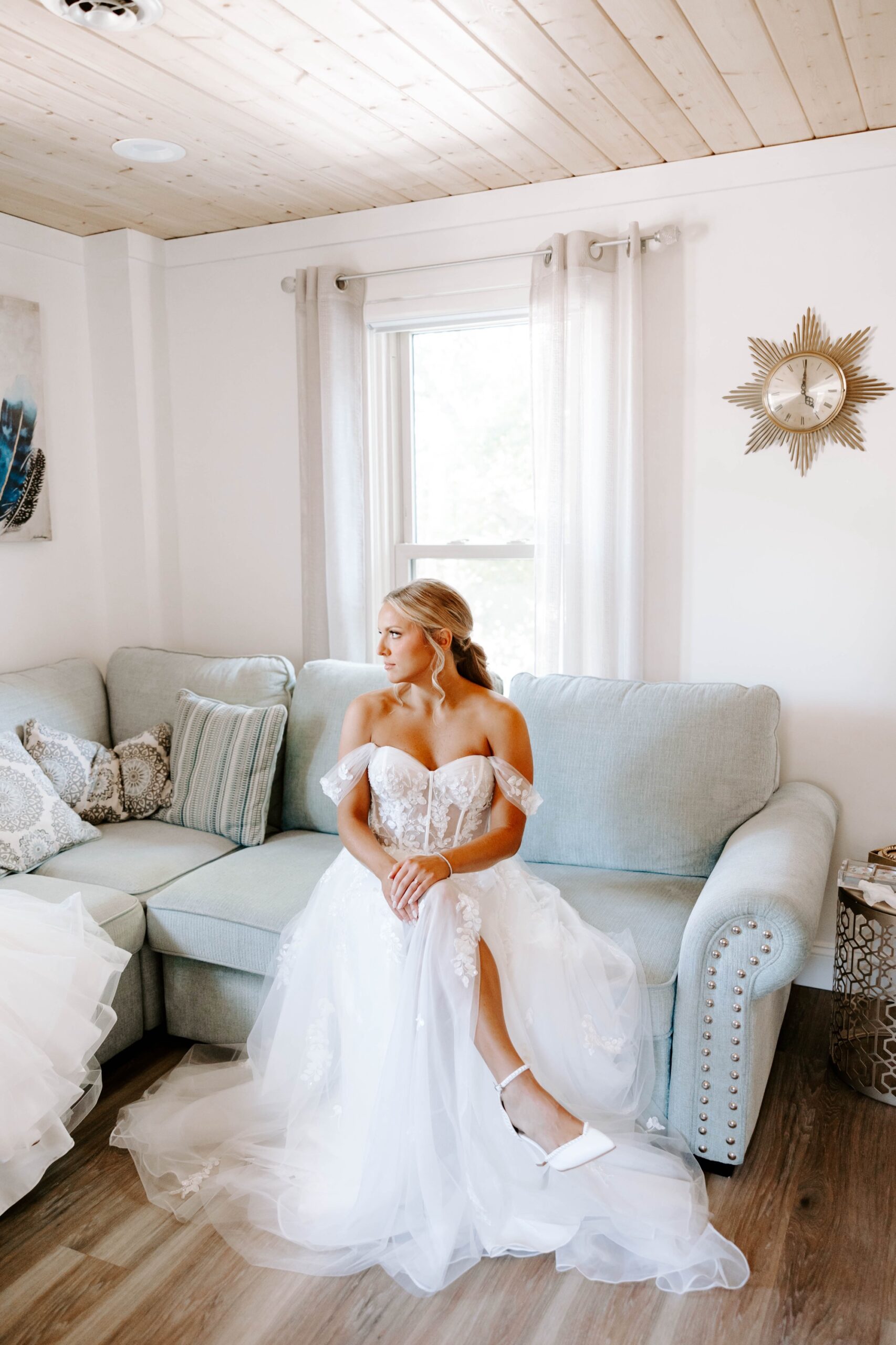 bride getting ready photos