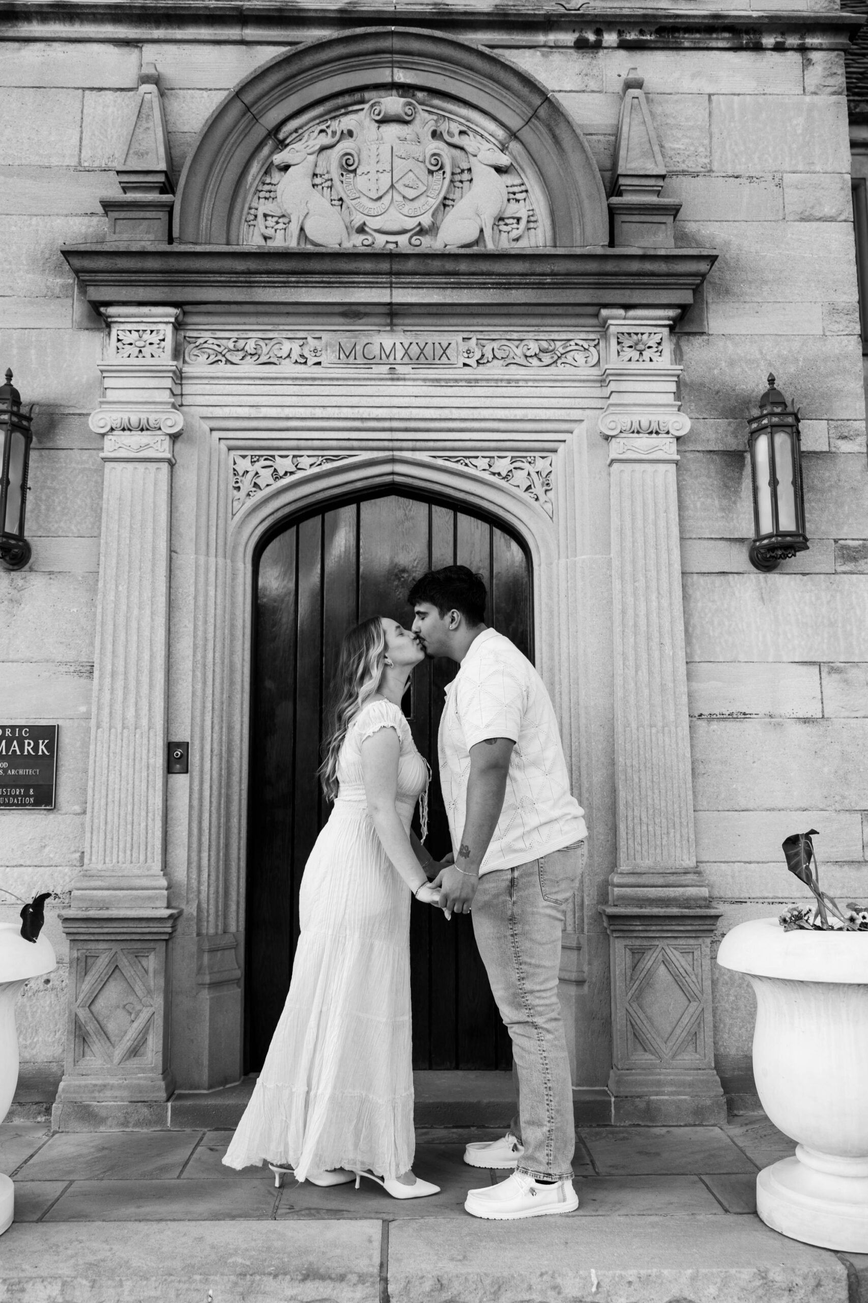 Pittsburgh mini sessions at hartwood acres mansion