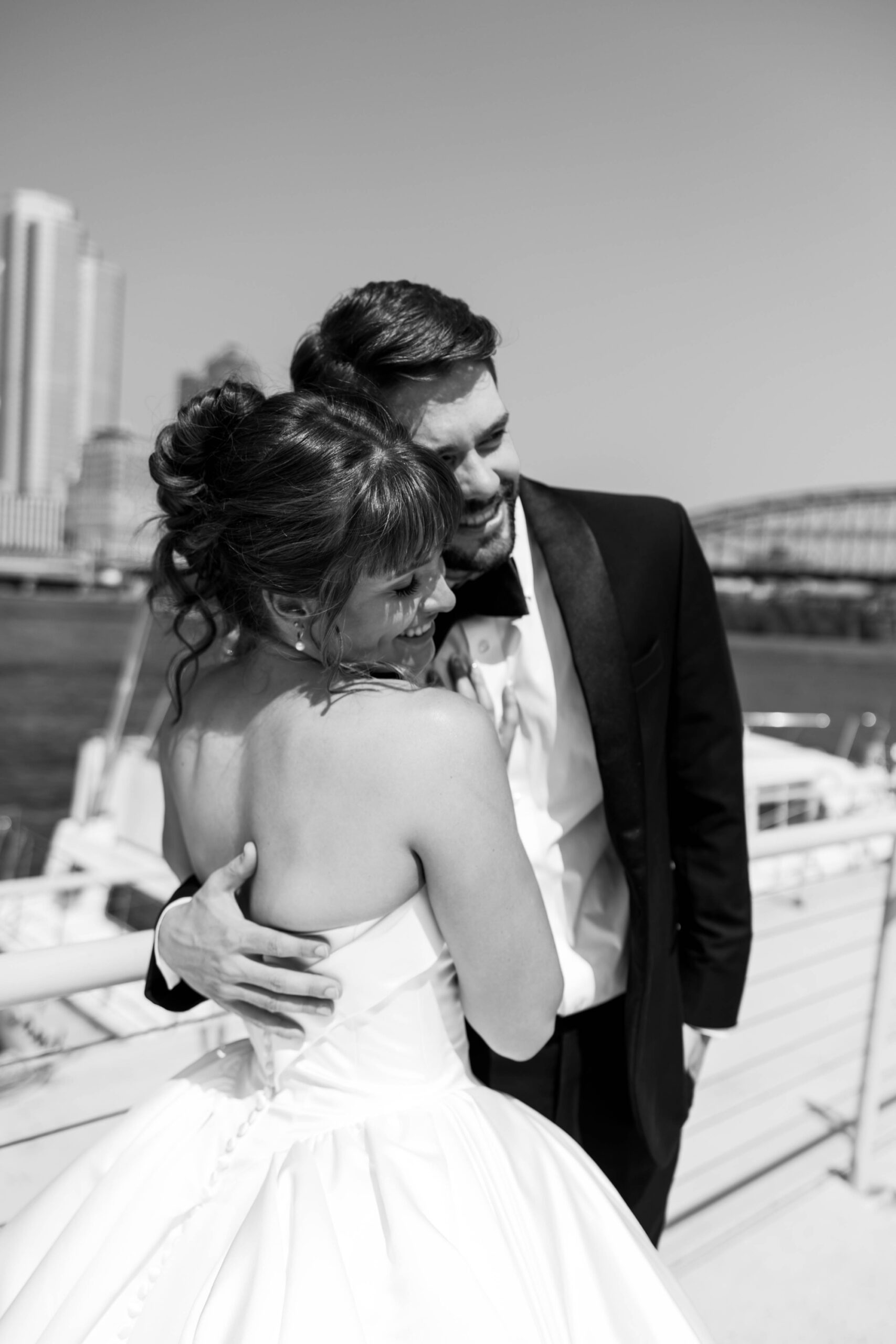 best spots to take couples portraits in Pittsburgh on the North Shore