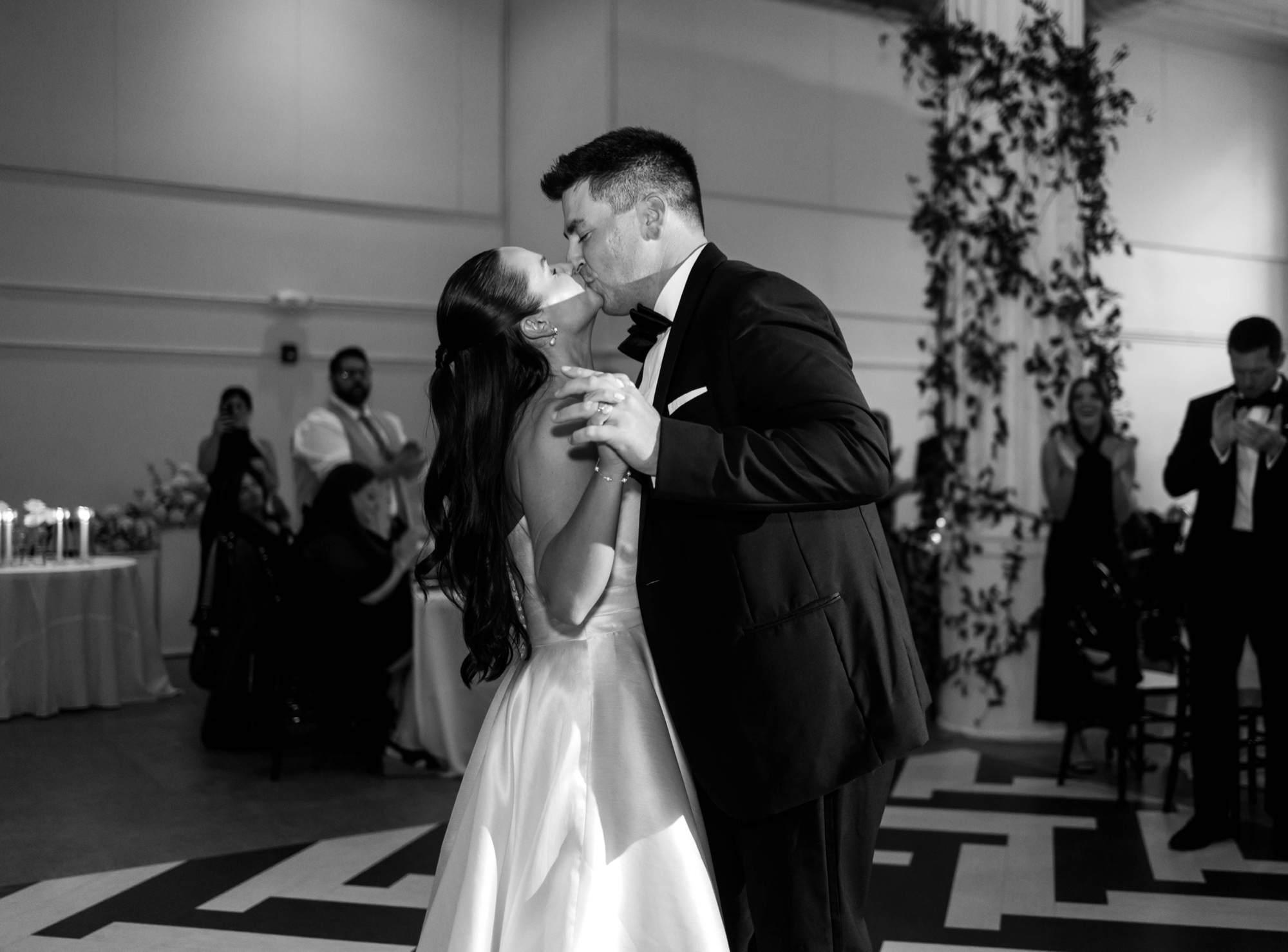 first dance photos; how to take good photos of couples dancing