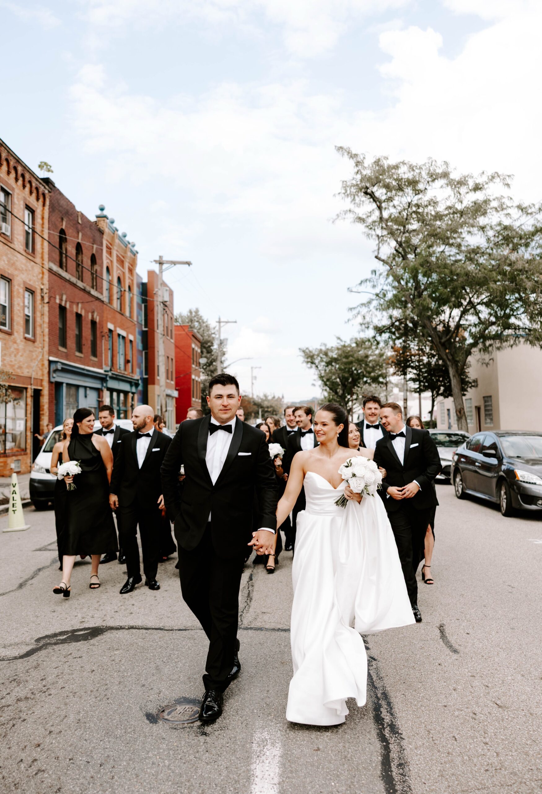 wedding party street photos; how to take good photos in the street