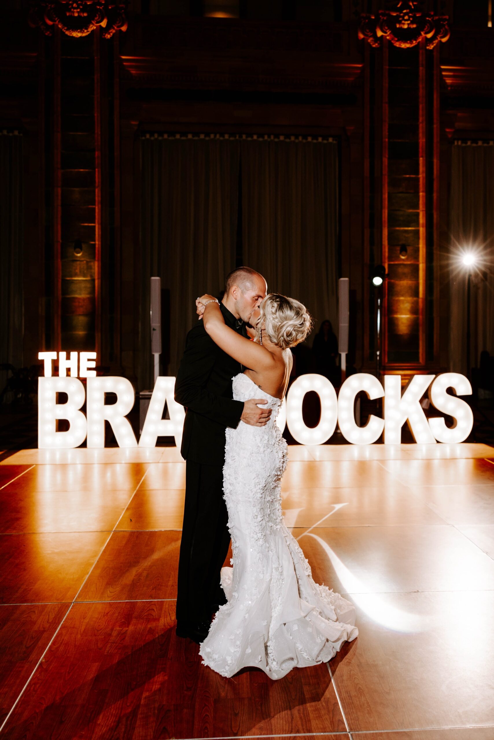 how to take good first dance photos for wedding