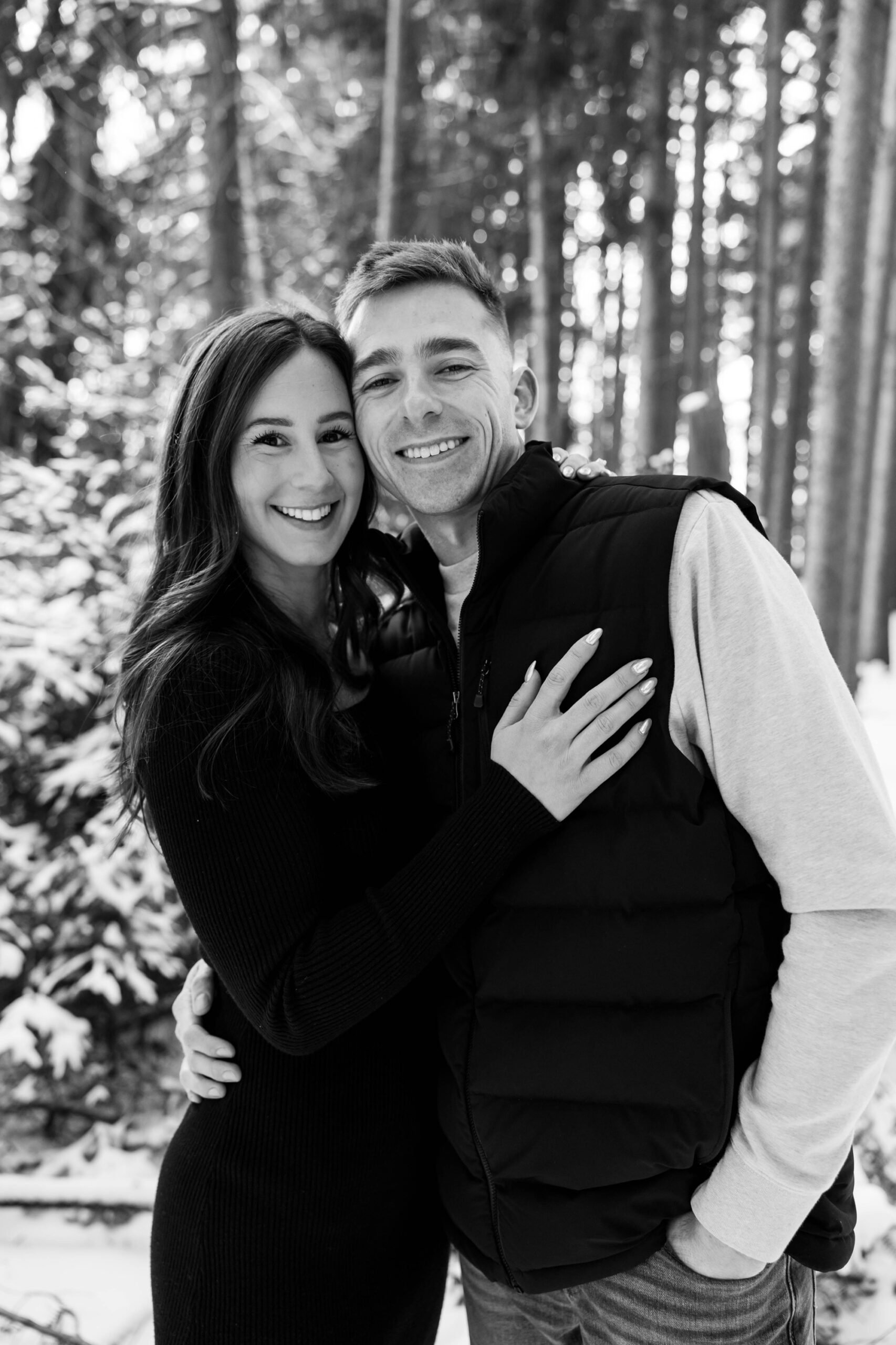 snowy winter engagement photos in Pittsburgh