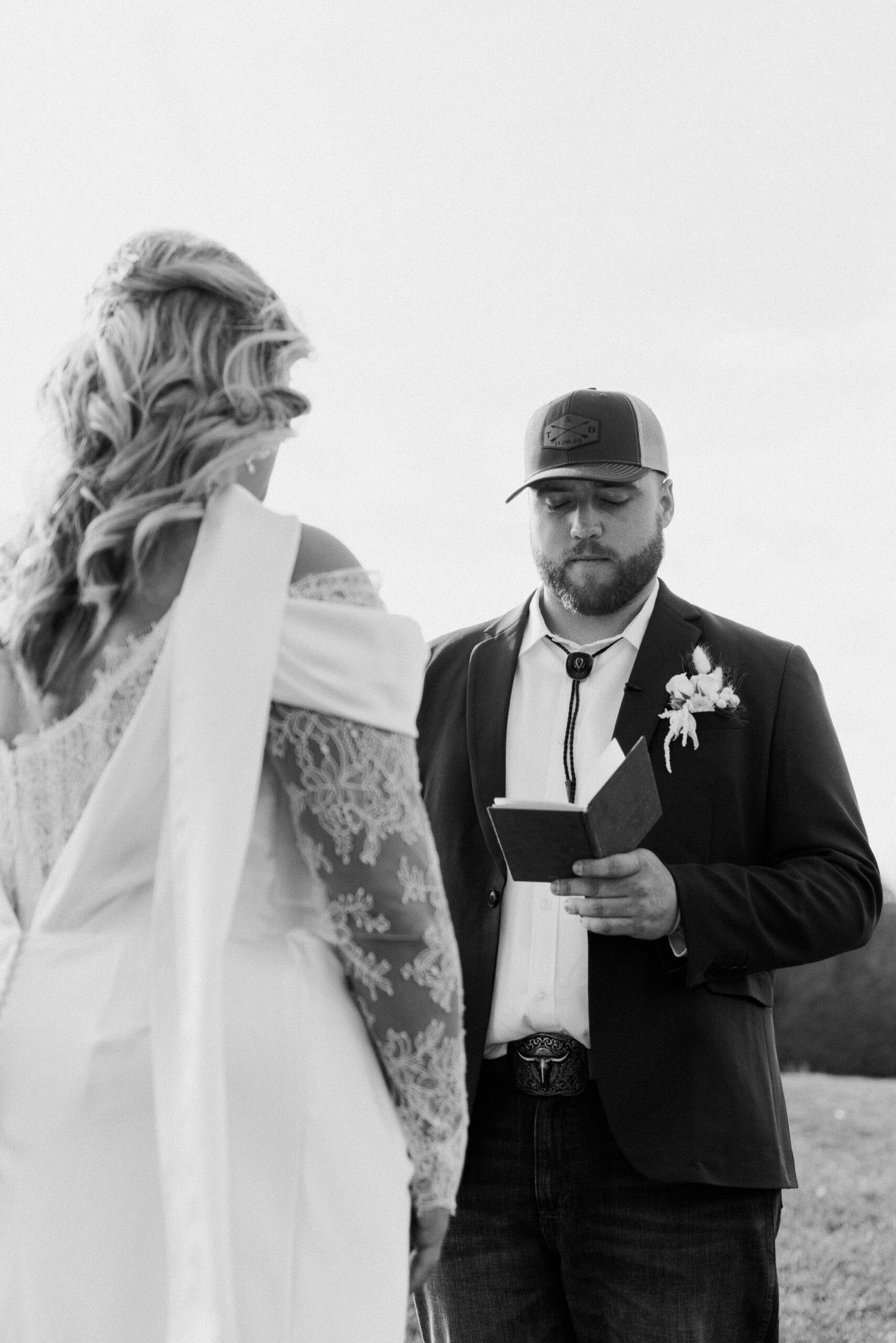 western / midwest wedding couples portraits