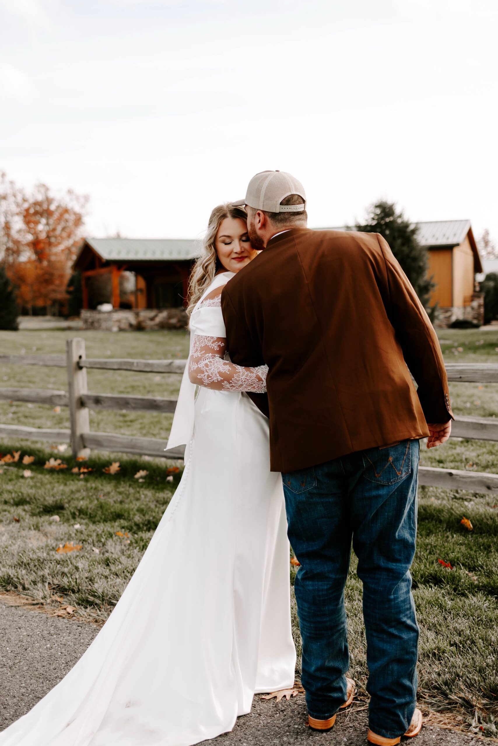 western / midwest wedding couples portraits
