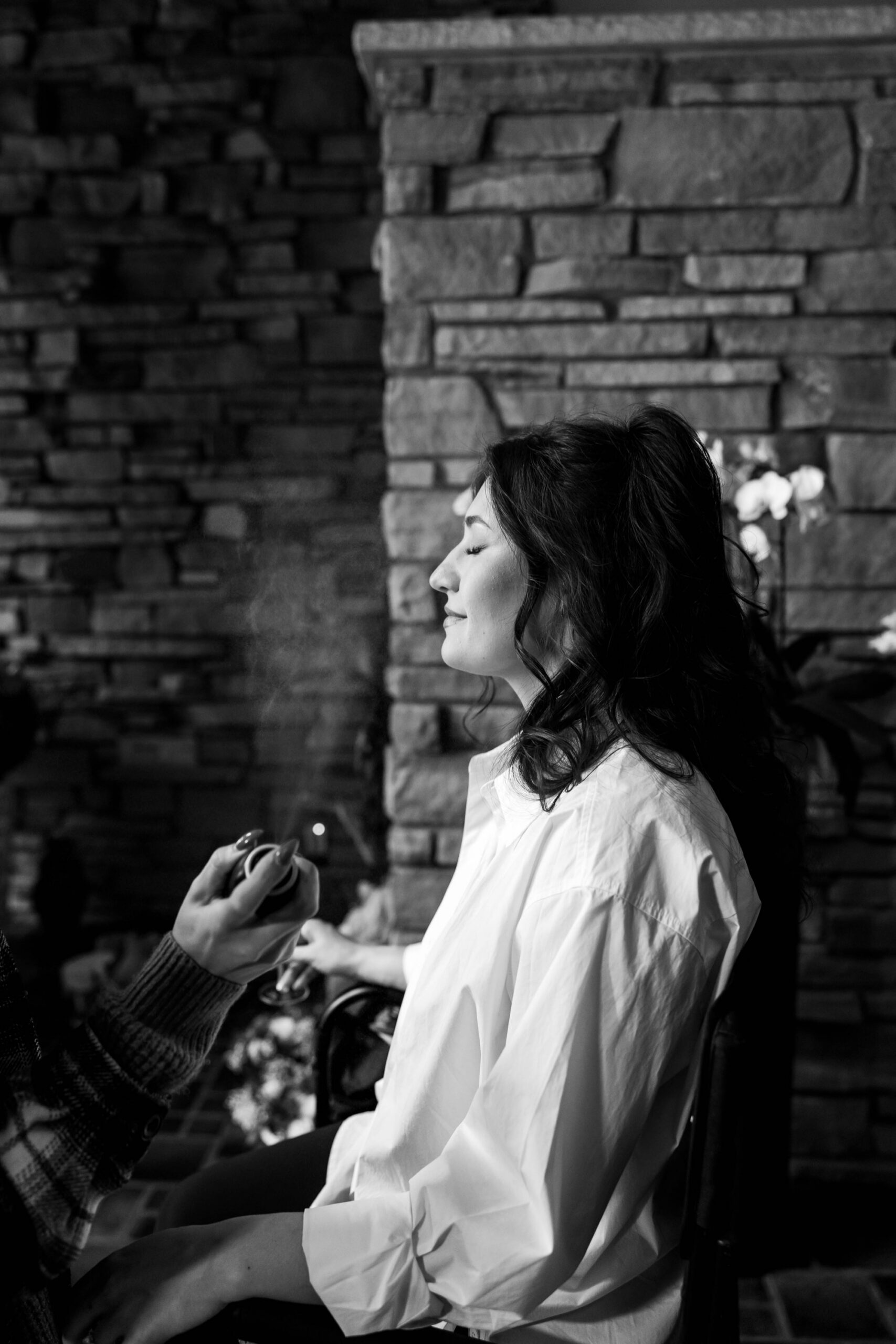 bride getting ready on her wedding day, Pittsburgh wedding photographer