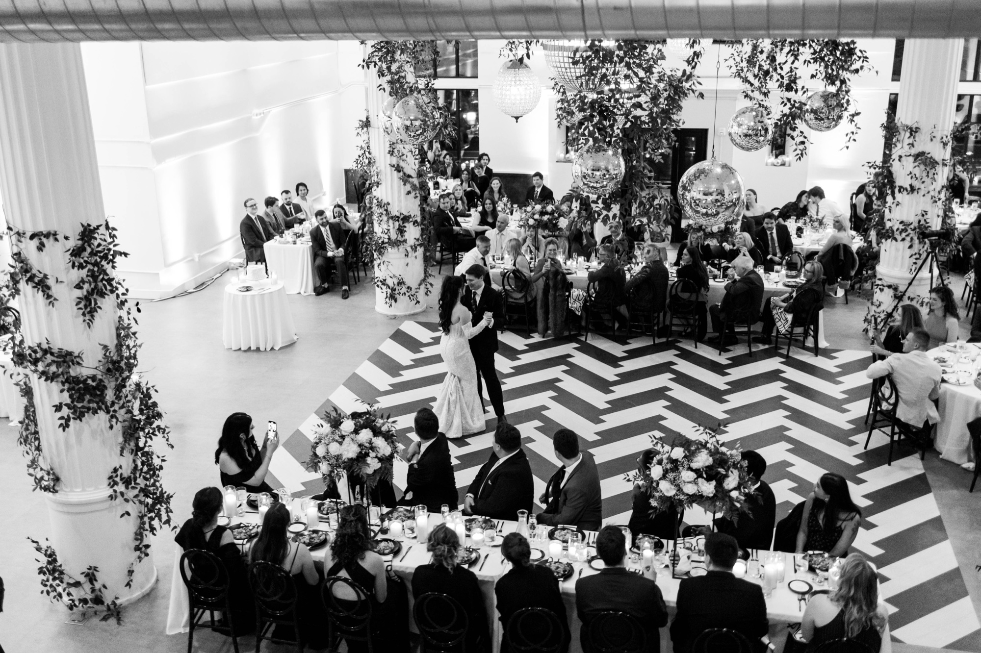 reception and dancefloor wedding photos