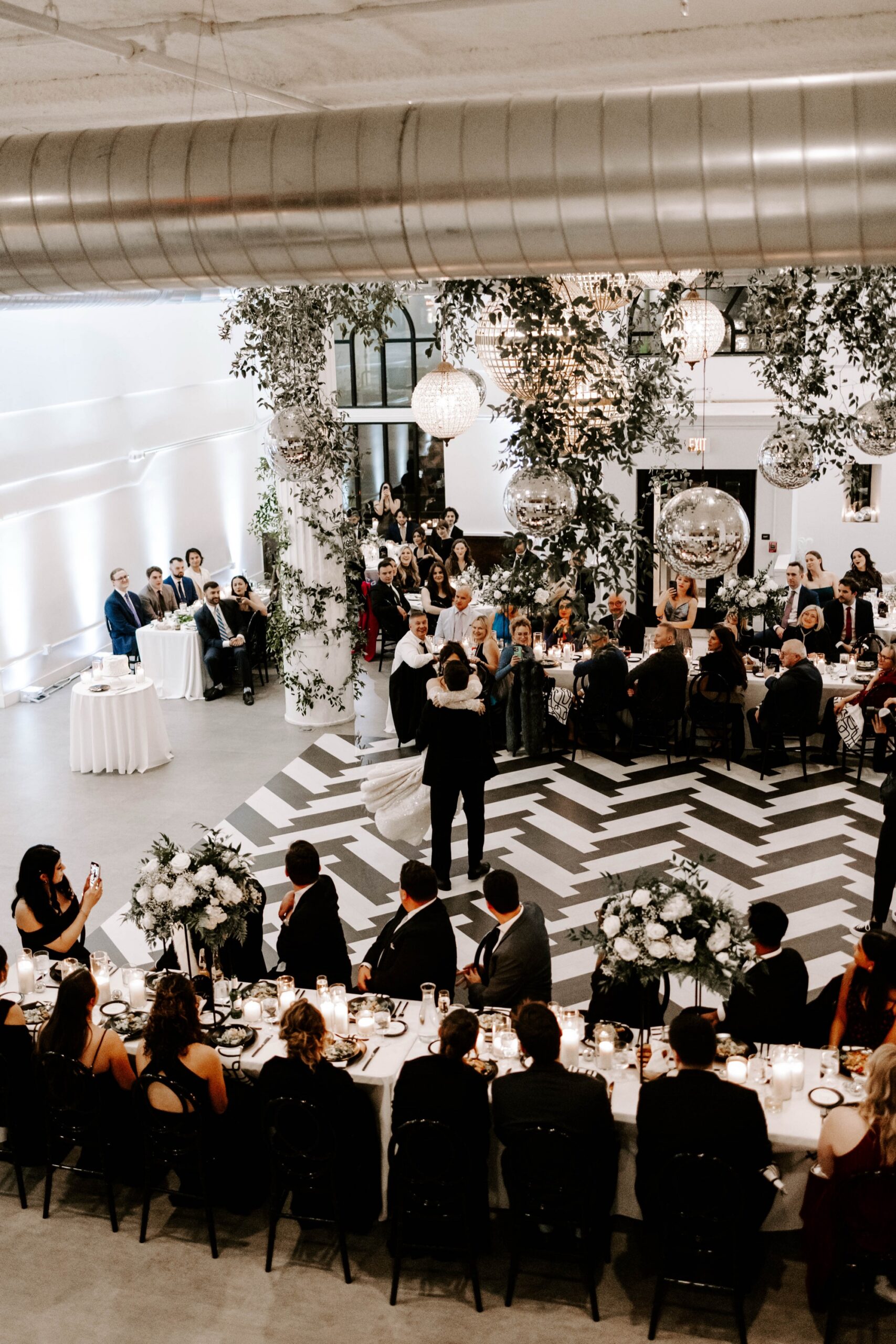 reception and dancefloor wedding photos