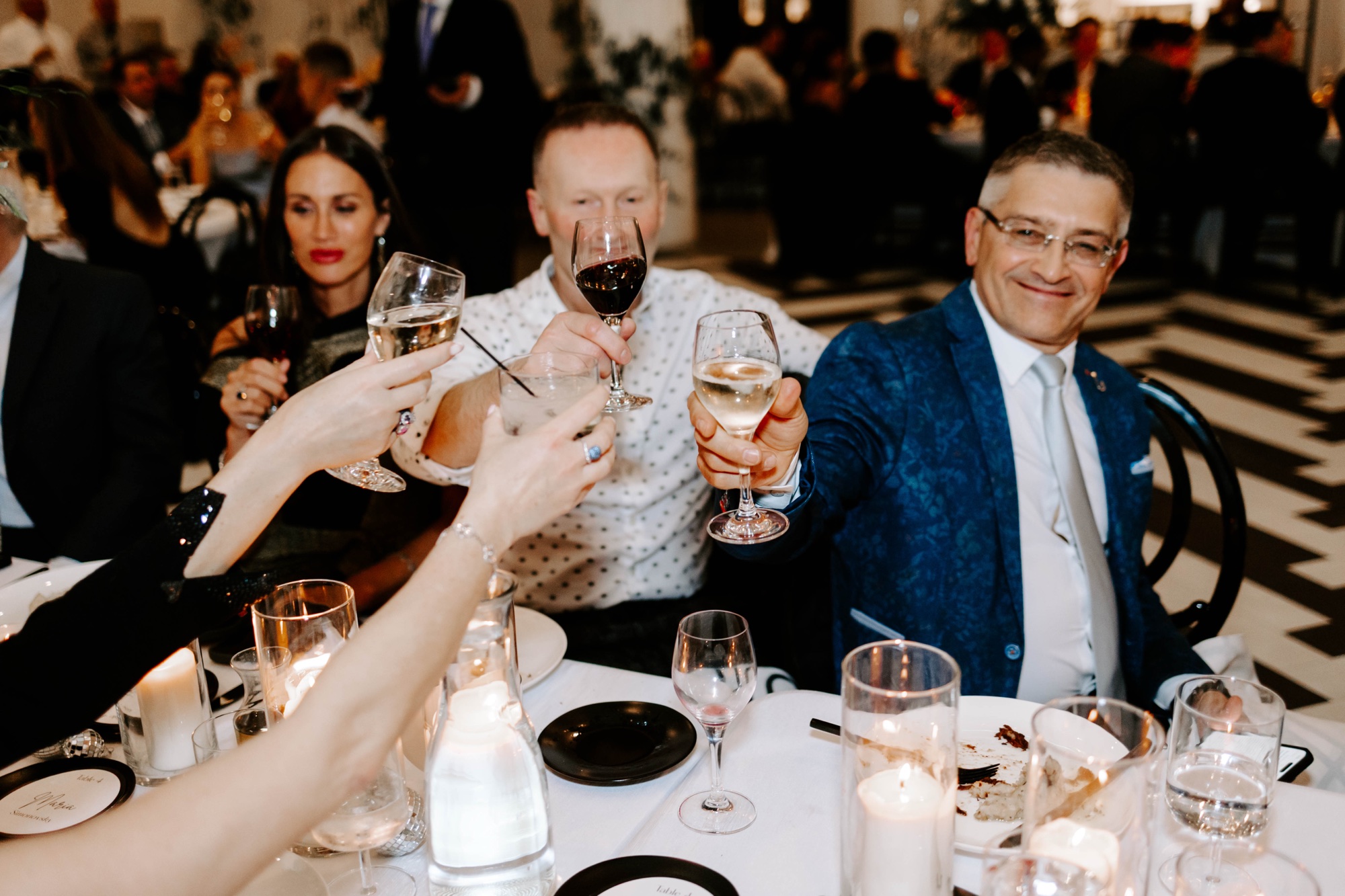 how to get cute toast photos at wedding reception