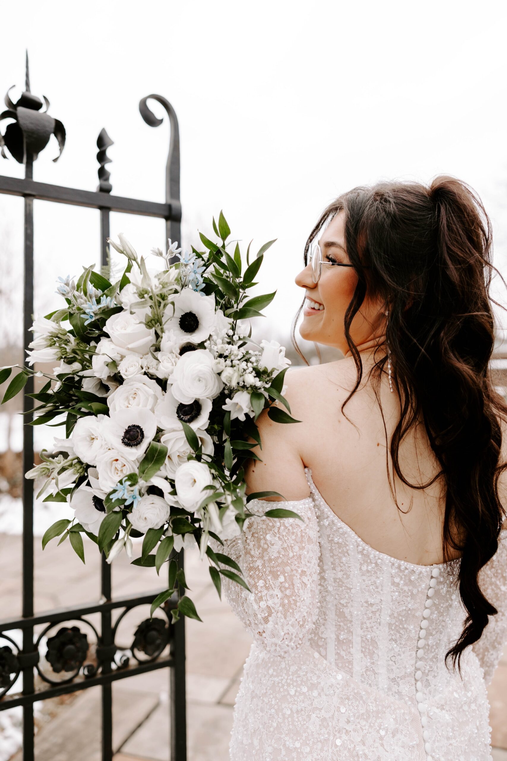 design ideas for winter wedding; wedding gown with detatchable sleeves