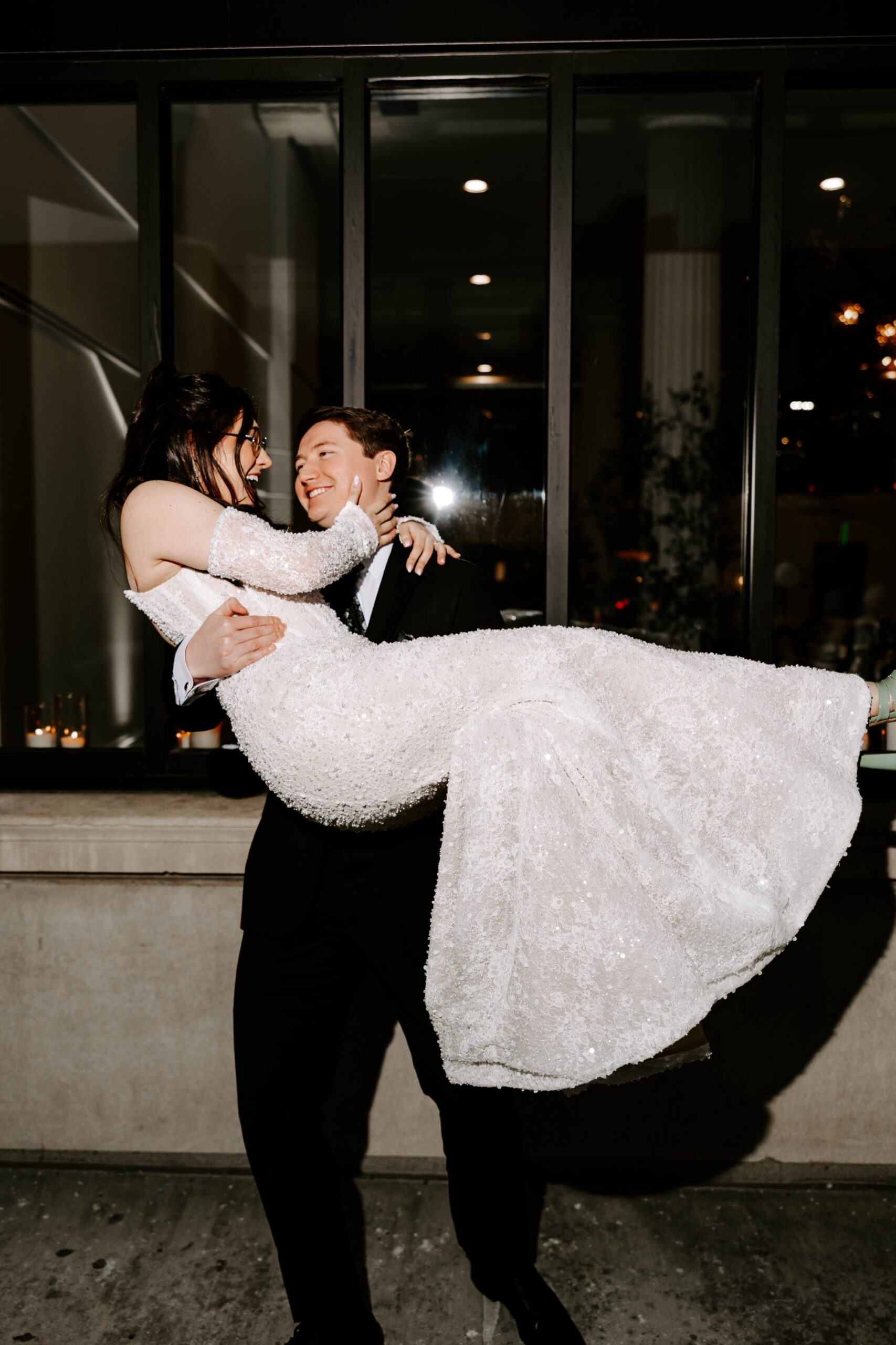 design ideas for winter wedding; wedding gown with detatchable sleeves