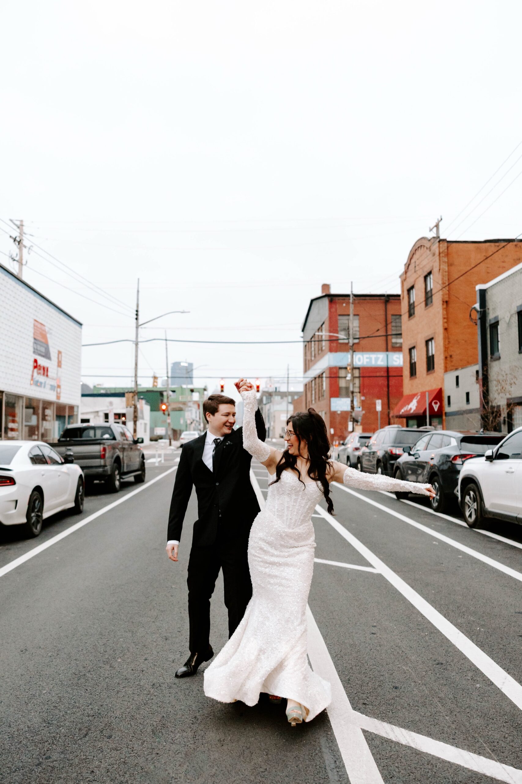 street dancing wedding photos