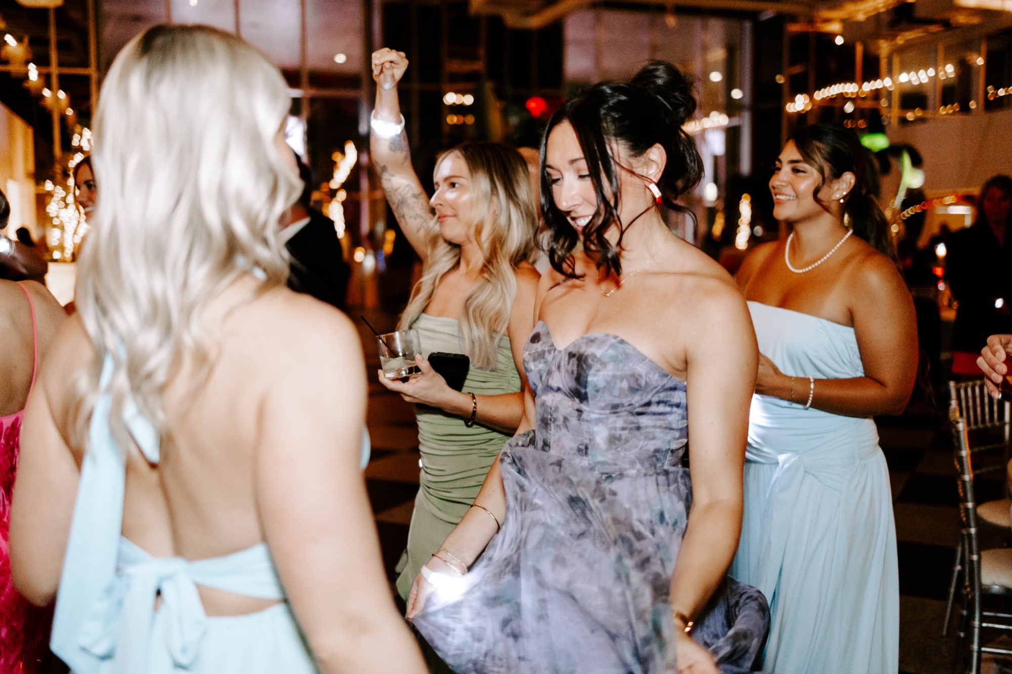 how to throw a party for your wedding day